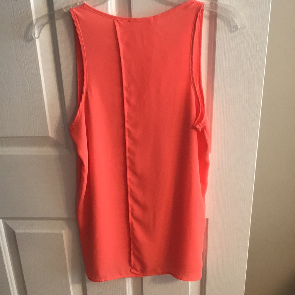 Split Back Tunic Top - Picture 3 of 4